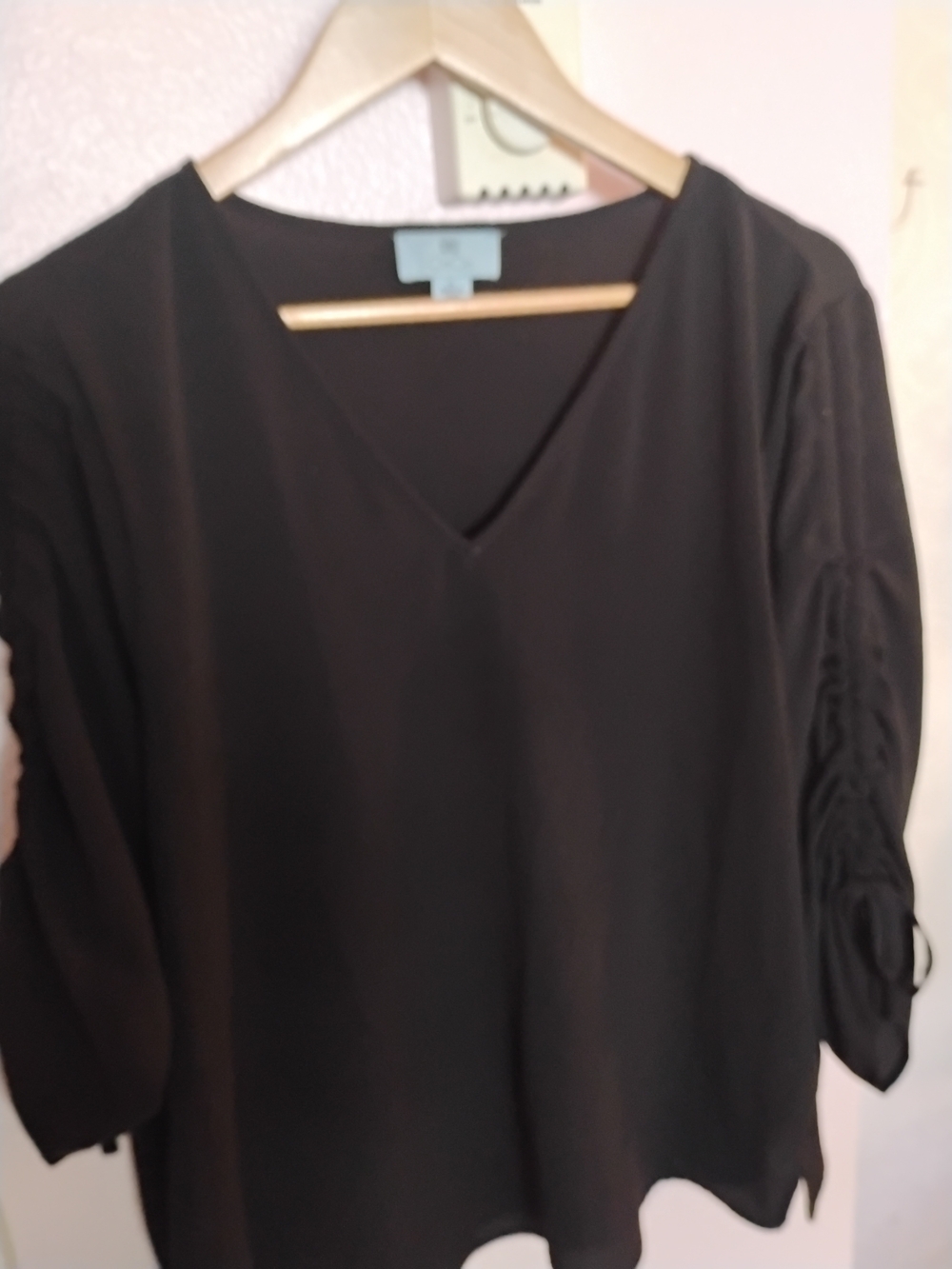 CeCe Black V-Neck Gathered Sleeve Blouse